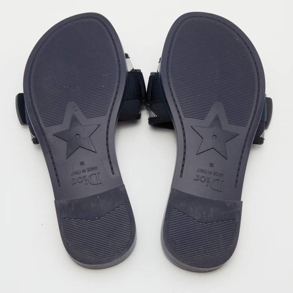 Christian Dior Technical Stretch Fabric Camouflage
Dio(r)evolution Slide Sandals - Picture 4 of 15